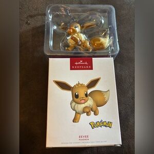Hallmark Keepsake Pokémon Eevee Ornament - Brown and Cream